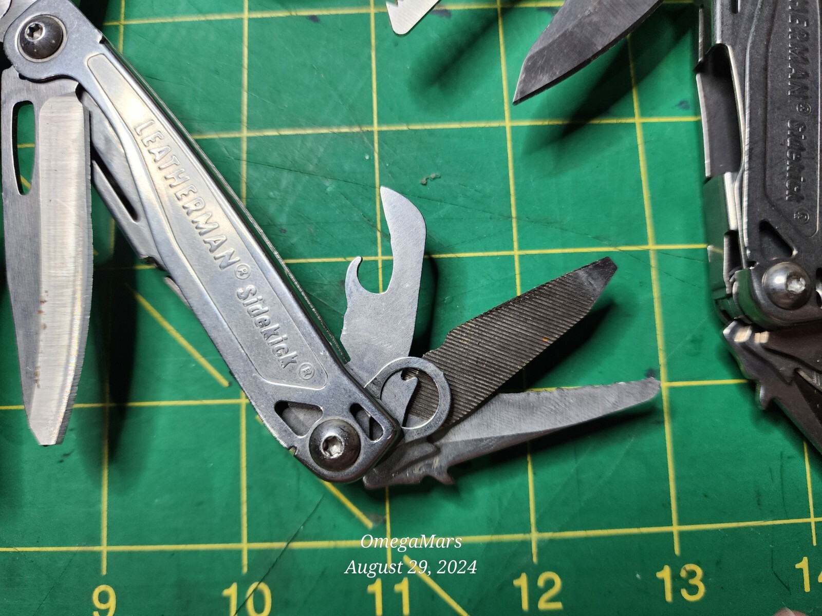 Leatherman Sidekick one at random