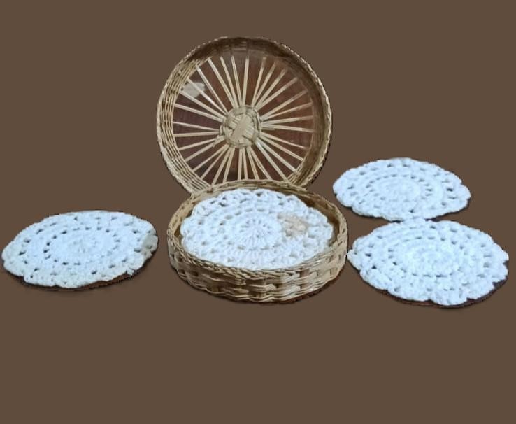 White round vintage crochet doilies, unsigned.