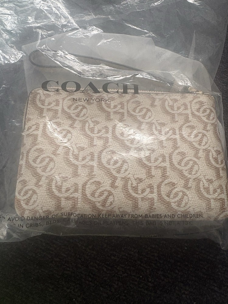 Coach Corner Zip Wristlet