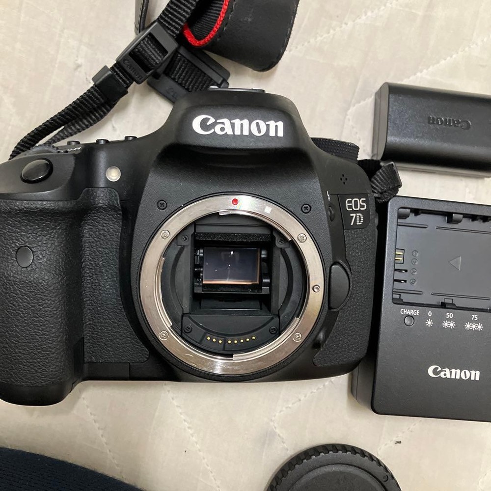 Canon EOS 7D Digital SLR Camera Body APS-C Sensor Custom Features