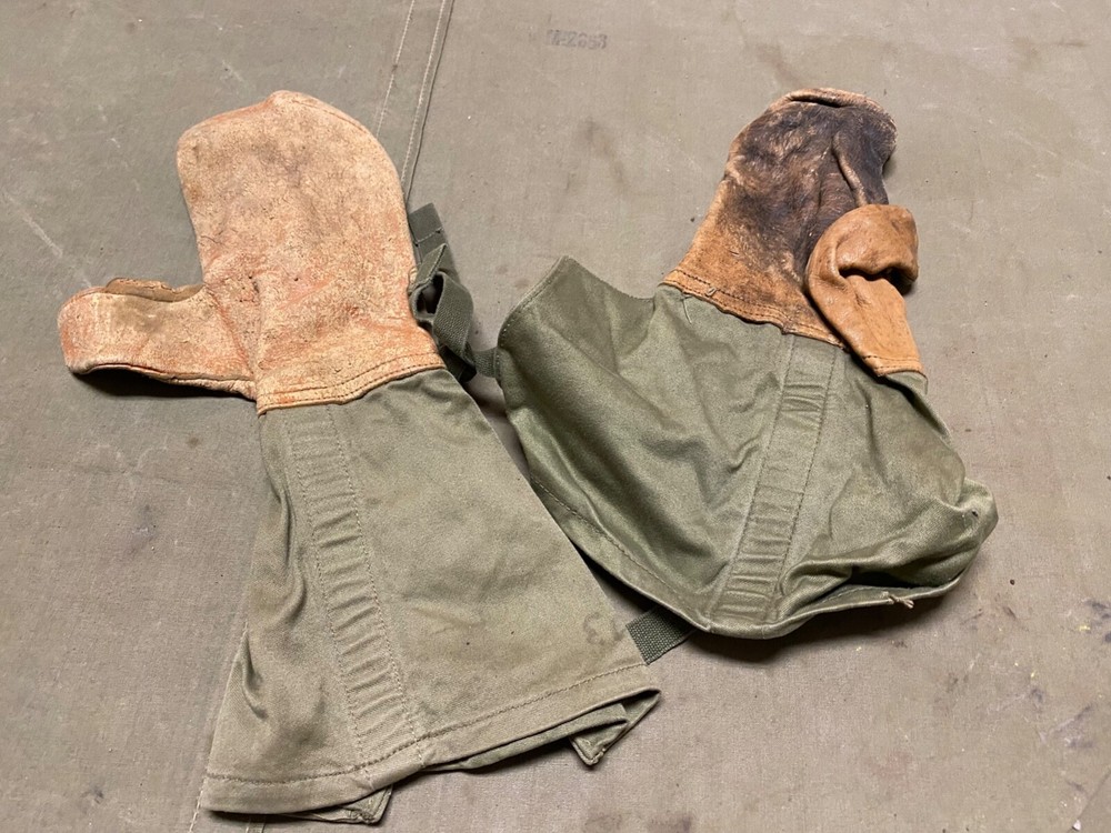 ORIGINAL WWII US ARMY WINTER OVERMITTENS