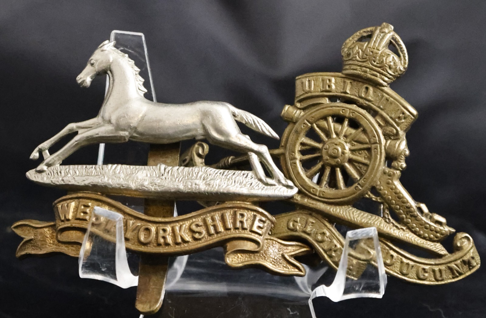 Lot of 2 - WWII British Military West Yorkshire Regiment/Artillery Cap Badges