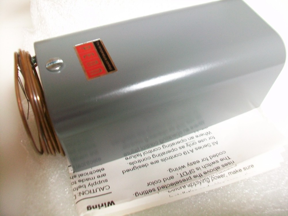 JOHNSON CONTROLS A19CAC-1 CHANGEOVER THERMOSTAT