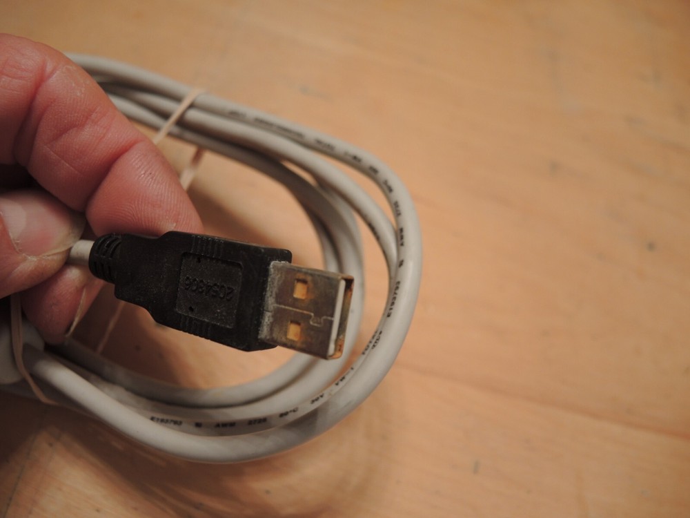 TOTAL TECHNOLOGIES E193793 AWM 2725 30V LOW VOLT VW-1 COMPUTER CABLE USB A - B