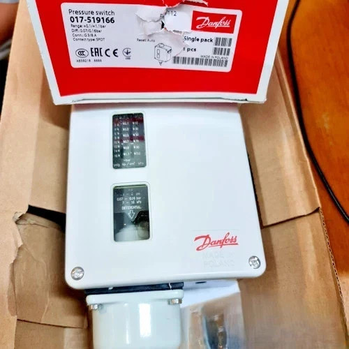 017-519166 Danfoss Pressure switch, RT112.