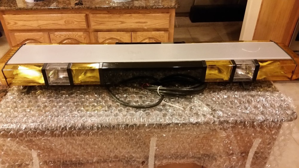 WHELEN EDGE 8 STROBE LIGHTBAR RE-MANUFACTURED