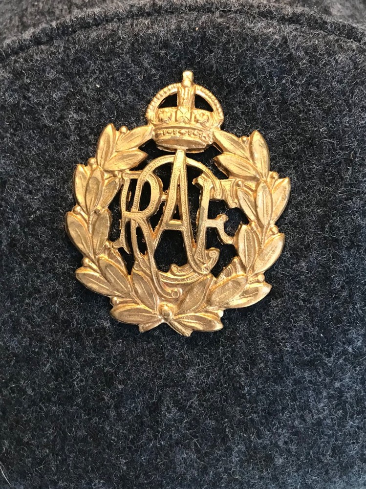 WW2 RCAF Winter and RCAF Cap Badge