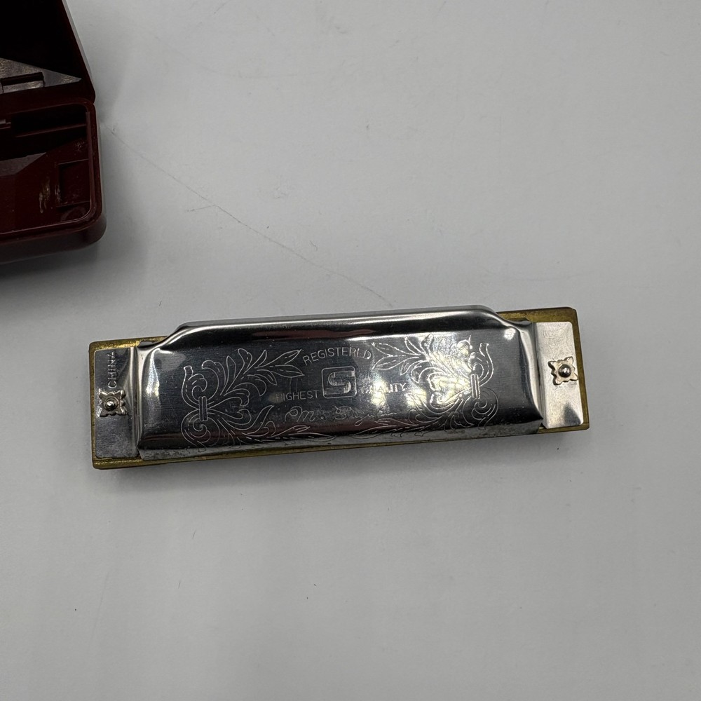 Suzuki Folkmaster 10-Hole Bb Key Harmonica W/ Case