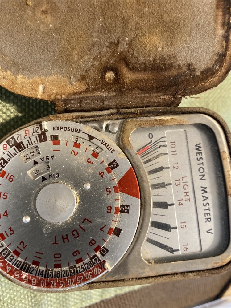 VINTAGE WESTON MASTER V UNIVERSAL EXPOSURE METER IN CASE