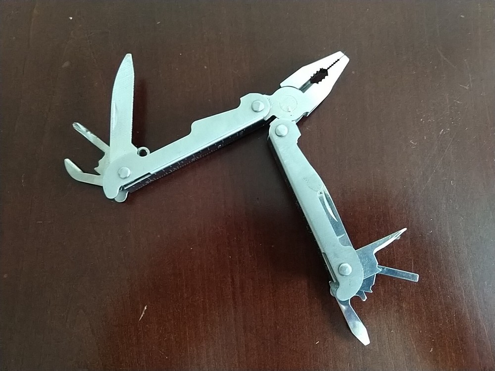 Turner Indiana Supertool 300 Multitool Pliers Screwdriver