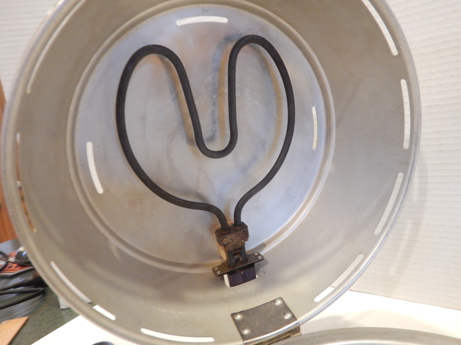 VTG Mirro Portable Electric Broiler 0475-37 Round 9 1/2" Avacado Green