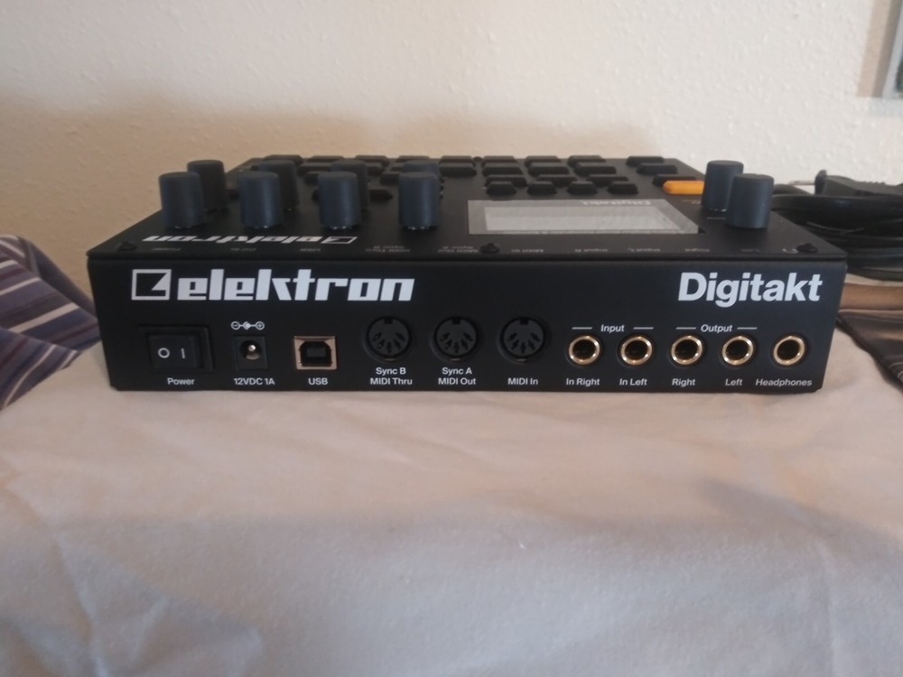 Elektron Digitakt 8 Voice Digital Drum Computer & Sampler