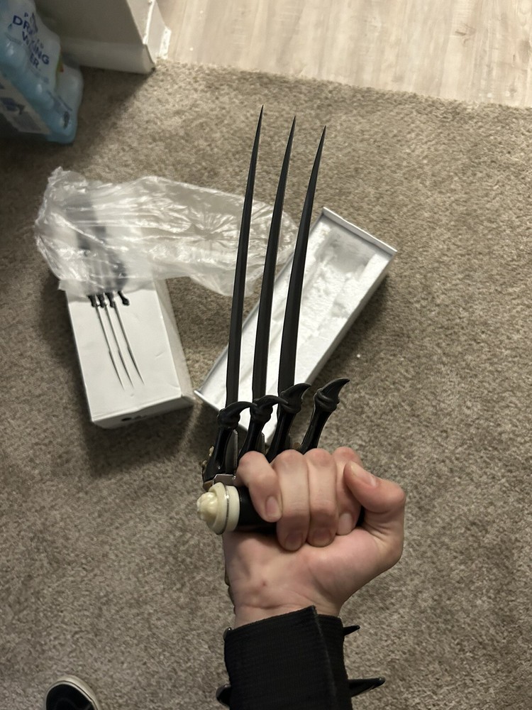 Attachable Demonic Arm Blades