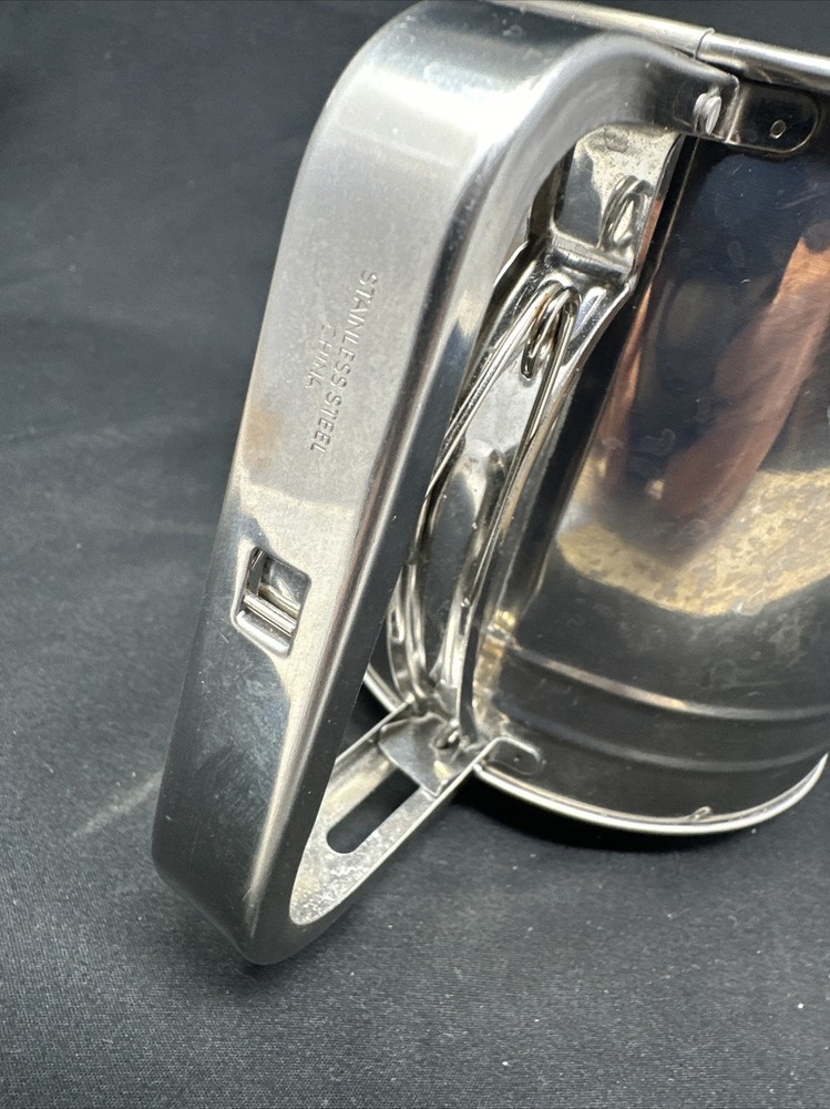 Stainless Steel Hand Held Spring Handle Flour Sifter, EUC