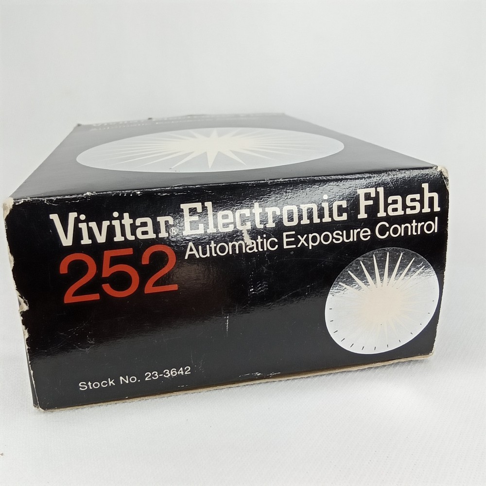 Vintage 1970s Vivitar Model 252 Electronic Flash With Original Box New Arrival