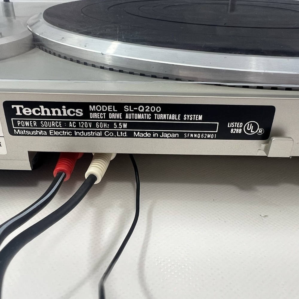 Technics SL-Q200 Quartz Direct Drive Automatic Turntable Audio-Technica 1001