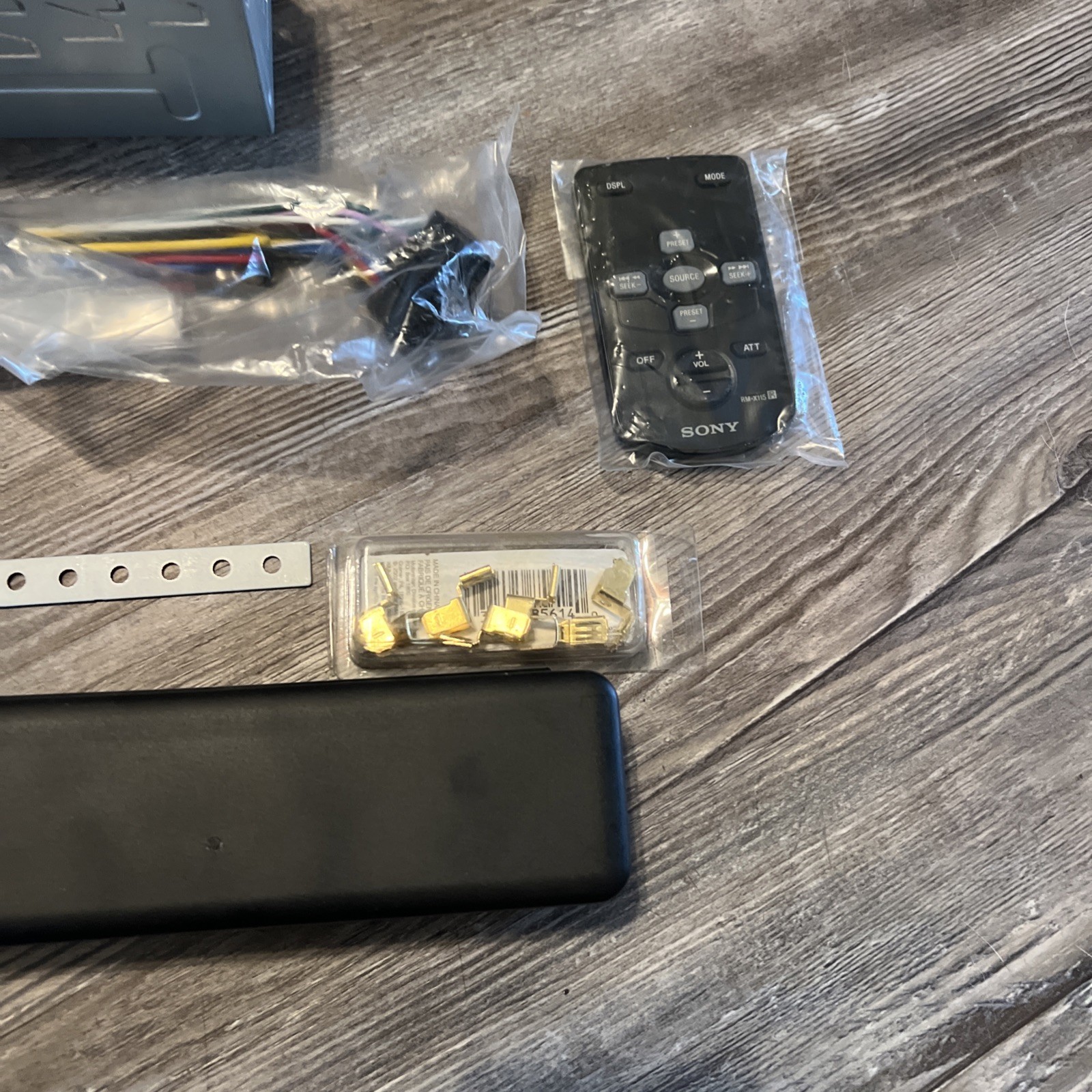 Sony In Dash CDXL350 FM/AM Compact Disc Player Car Stereo w/Detachable Faceplate