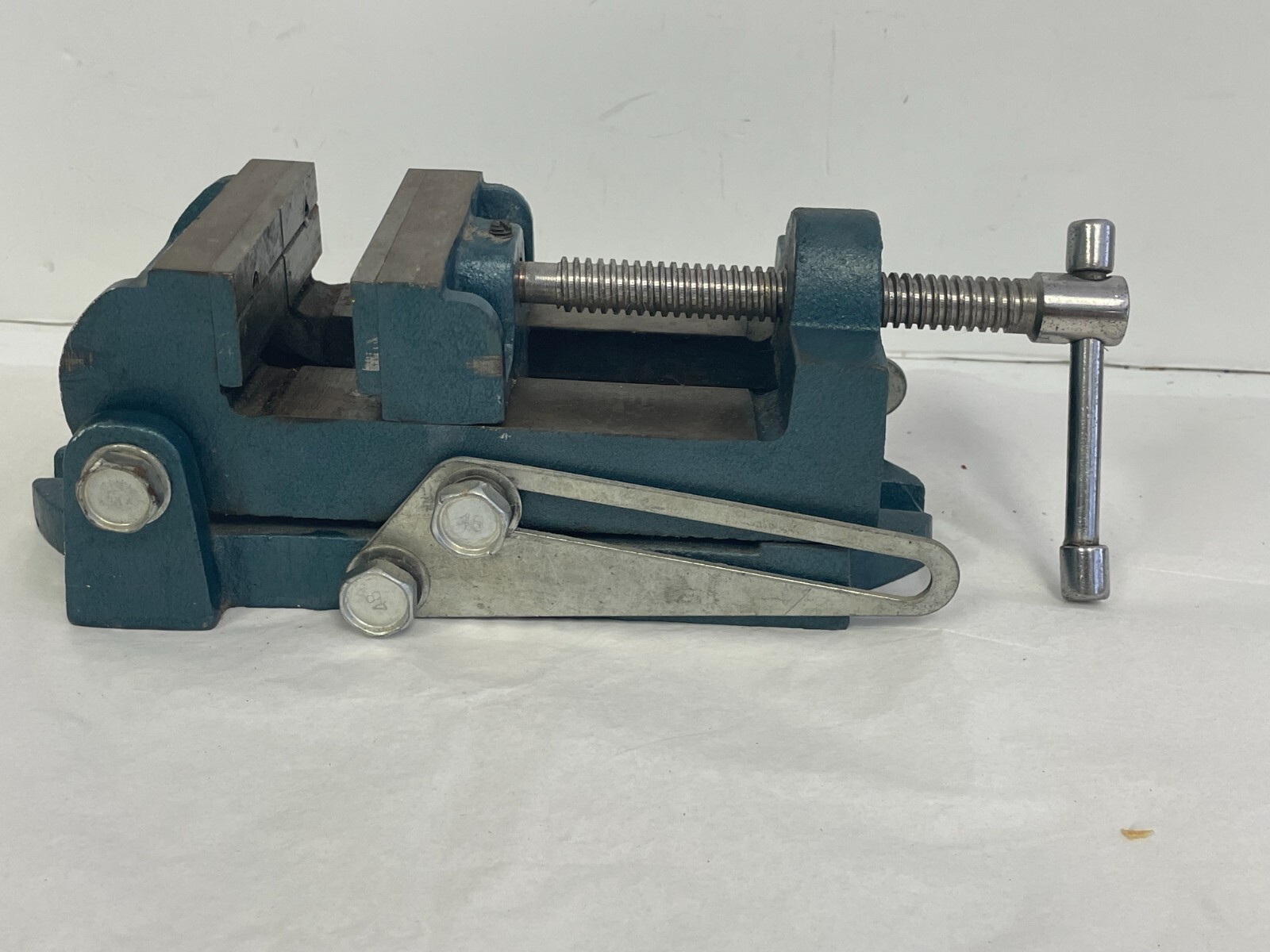 Value Collection 3-5/16" Jaw Opening Cap. x 1-1/4" Throat Depth Angle Drive Vise
