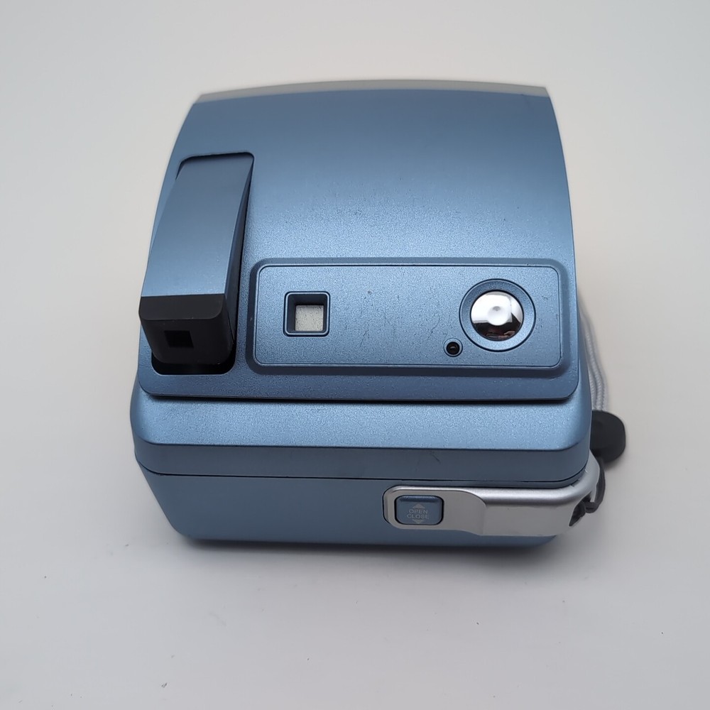 Polaroid One600 Silver Instant Film Flash Camera One 600 Great Shape Untested