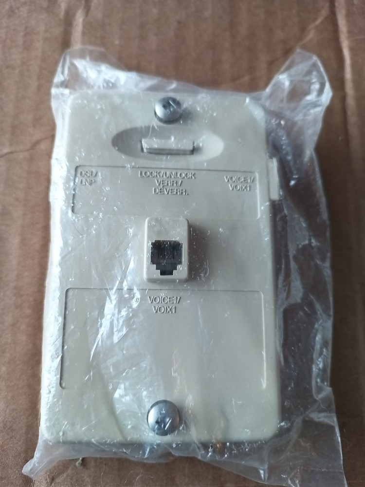 Corning Tool less Wall-mount Distributed DSL Microfilter/Phone Outlet