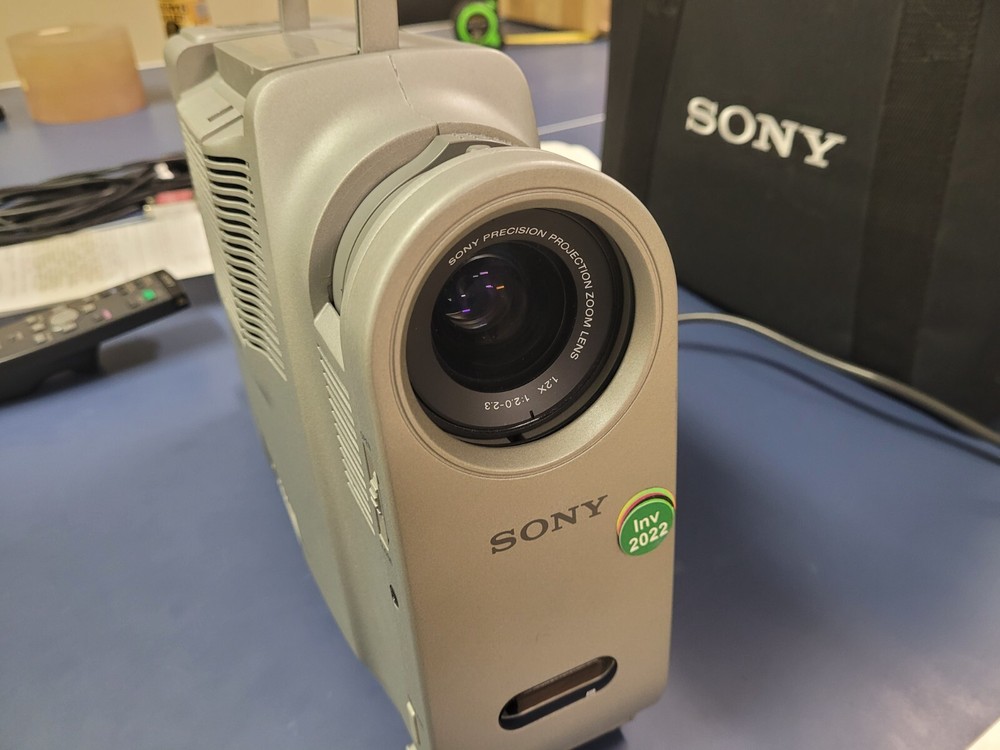 NICE! Sony LCD Data Projector VPL-XC50U, Warranty!