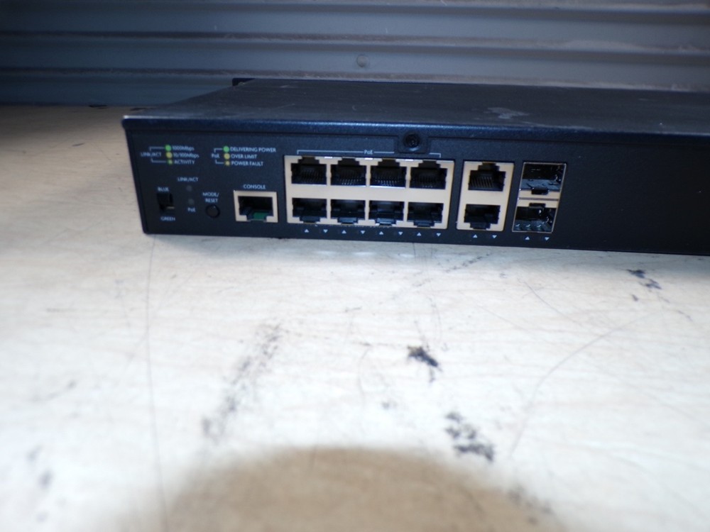 LUXUL AMS-1208P SWITCH