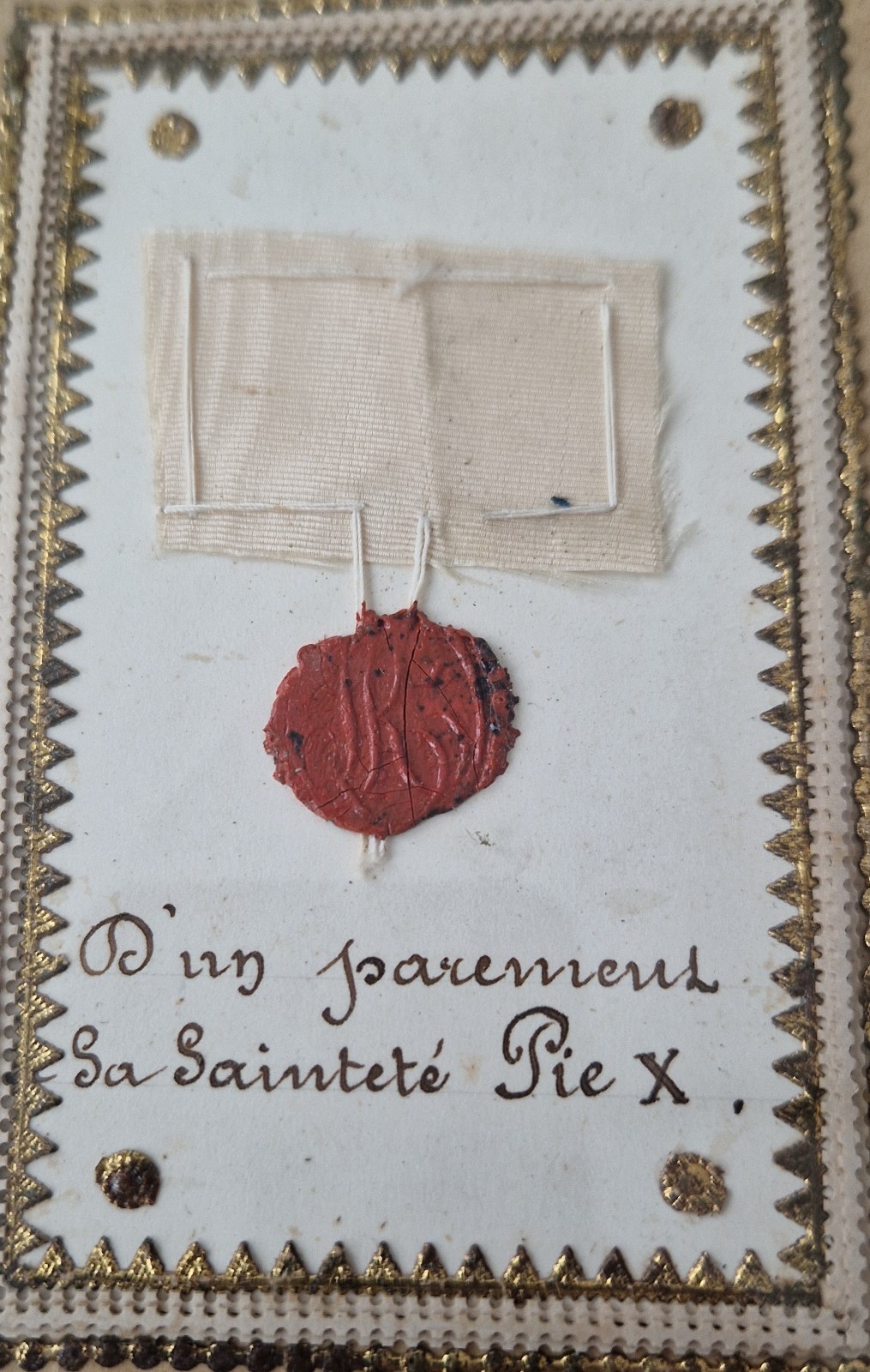 E012) Reliquary frame Large piece of Garment of Pope Pius X - sealed