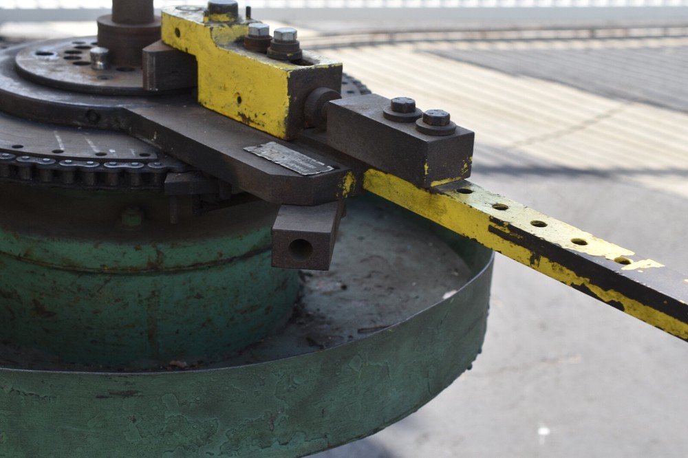 Di-Acro bender no 4 with stand and tooling