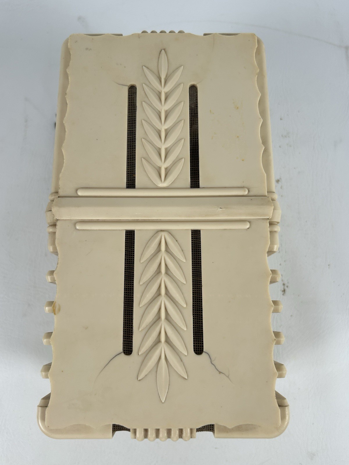 Vintage Wards Airline Radio Model 62-616 Powers On