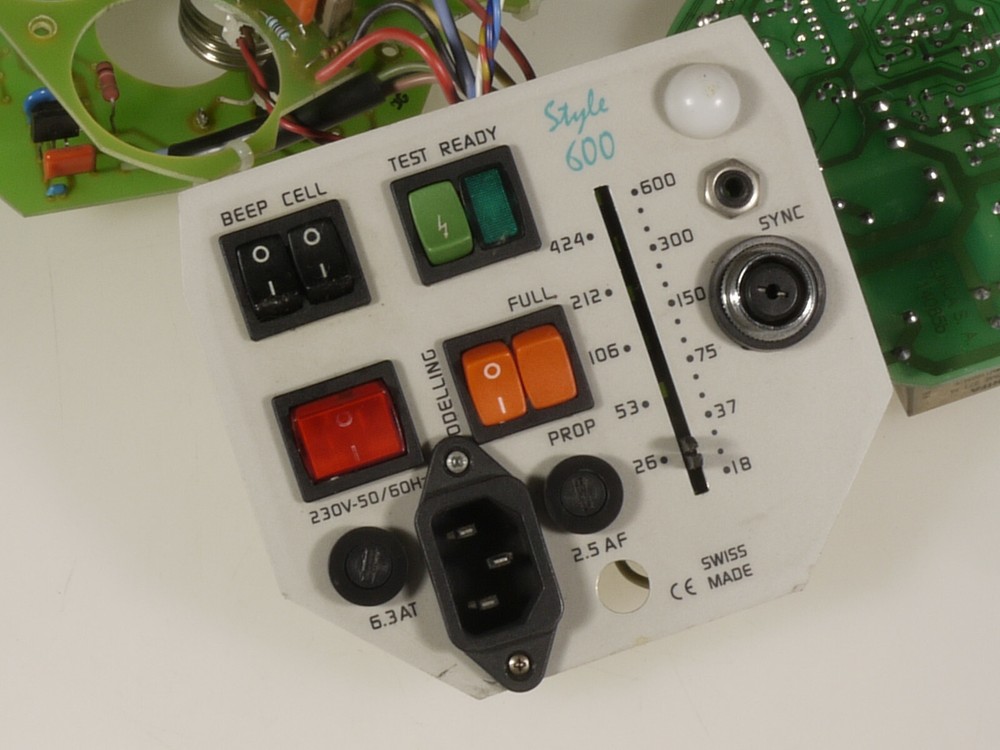 PRL) ELINCHROM STYLE 600 ELECTRONIC COMPONENT CARDS FLASH BUTTONS