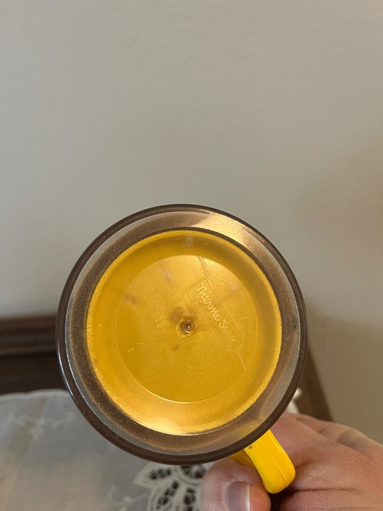 Thermo Serv PAC Man Mug, cracks inside