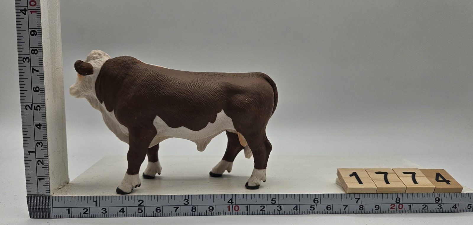 Hereford Bull Figure Toy Child Gift Plastic Figura Toro Juguete Niño 256
