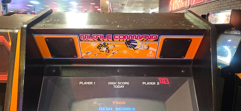MISSILE COMMAND Video Arcade Game - Atari 1980 - 2562