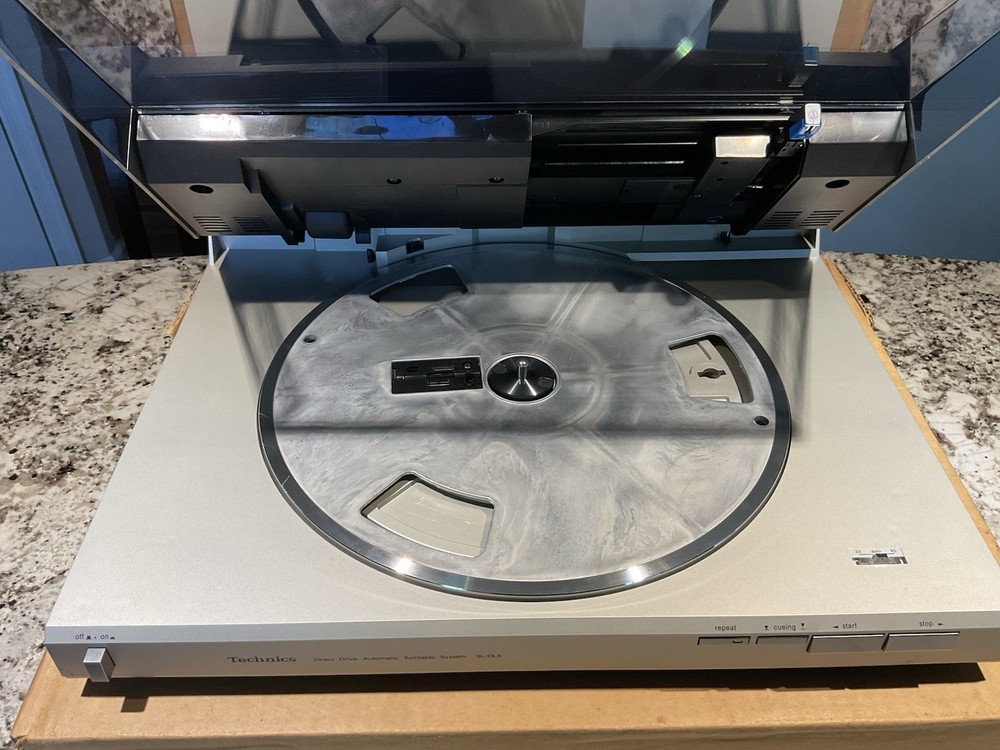 Technics Direct Drive Automatic Linear Tracking Turntable System SL-DL5