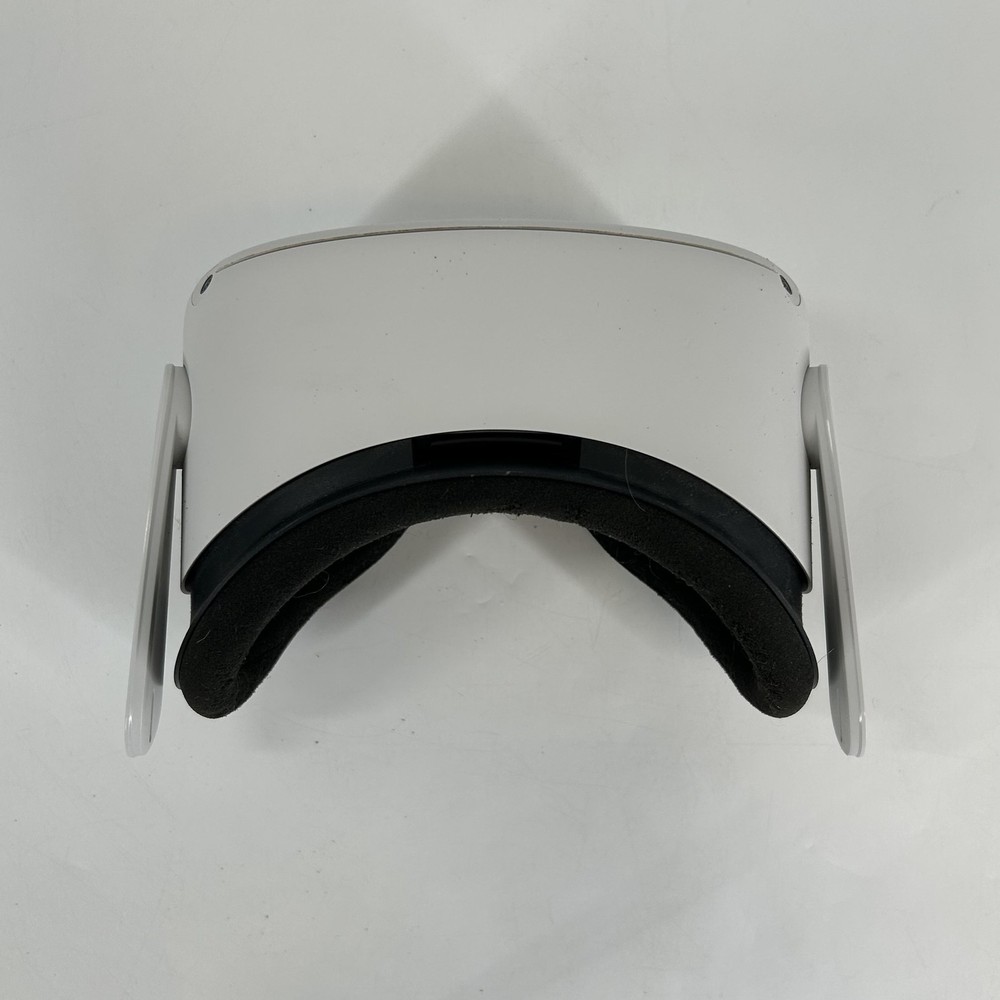 Meta Quest 2 VR Headset 256GB w/ Controllers/Regular Strap - Fair