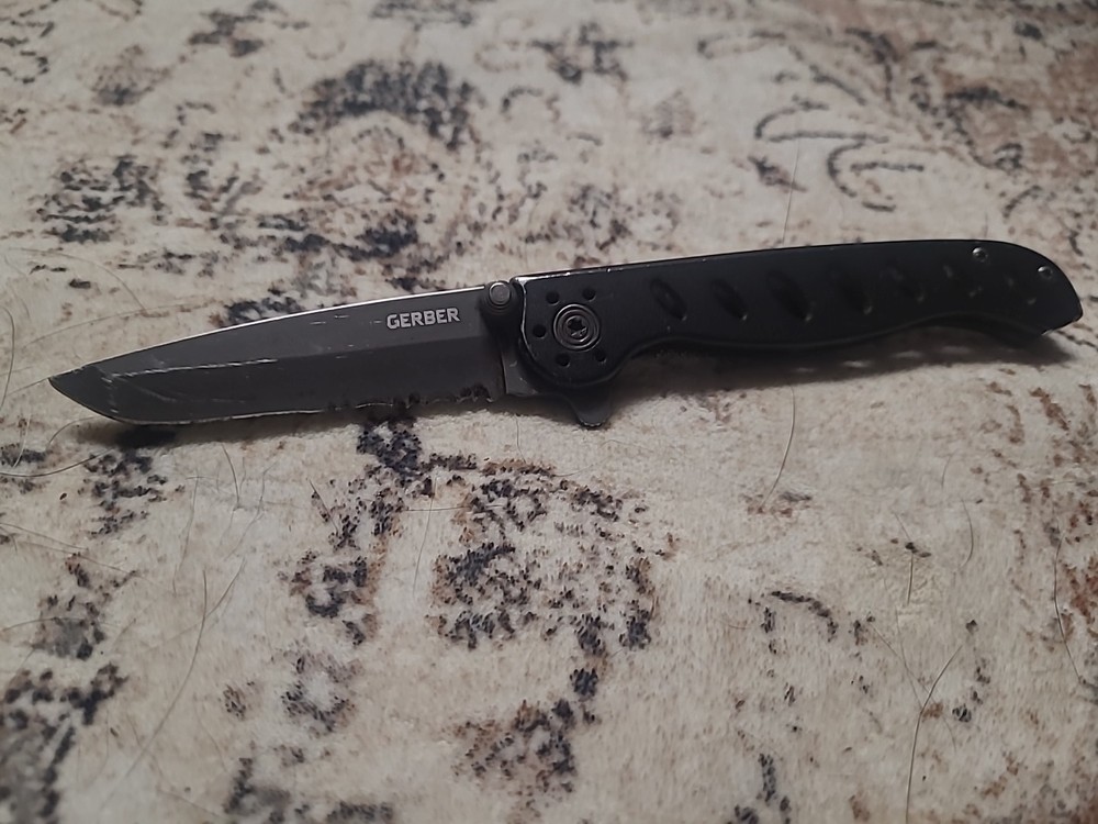 Gerber Evo Junior Titanium Pocket Knife Combo Edge Blade