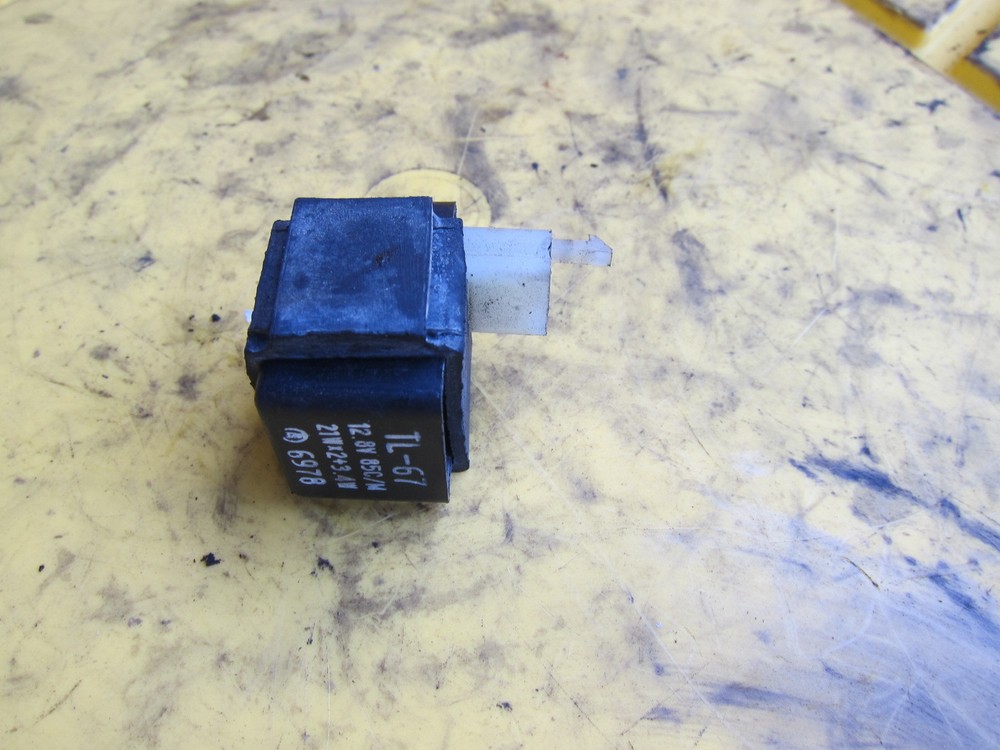 1995 Suzuki GS500 E OEM RELAY