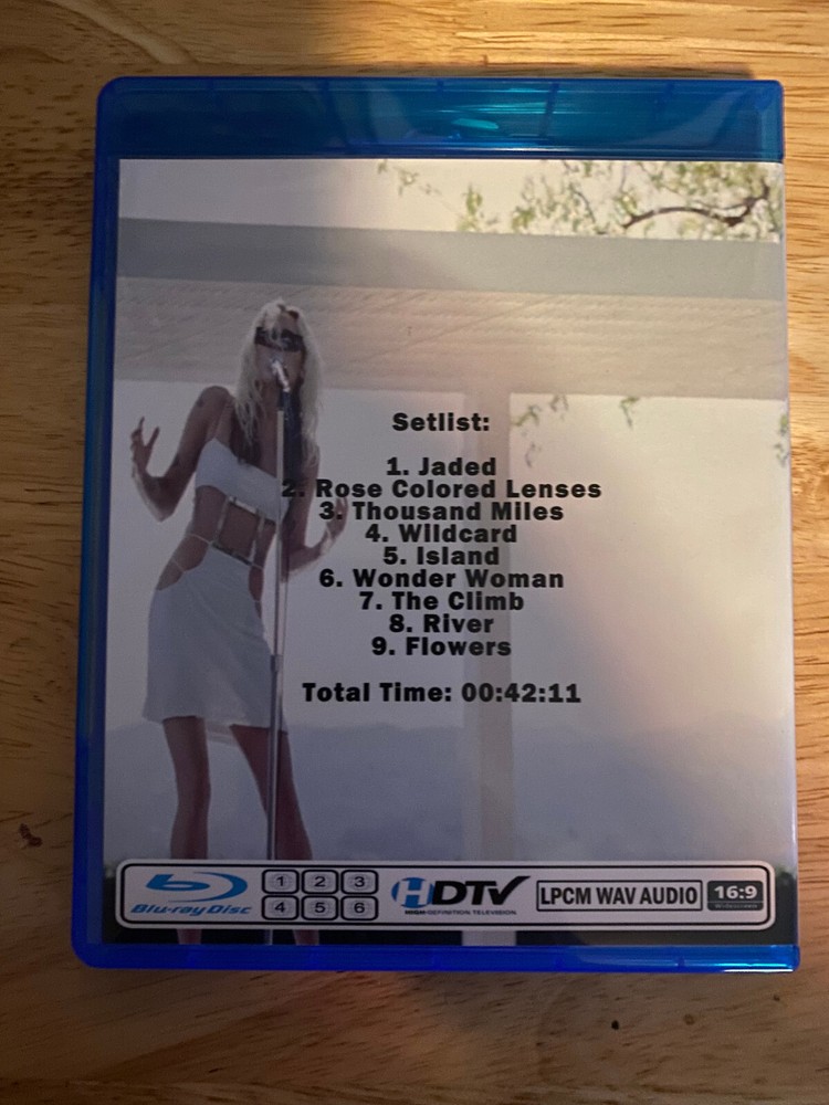 Miley Cyrus - Endless Summer Vacation Backyard Sessions 2023 Live Blu-ray