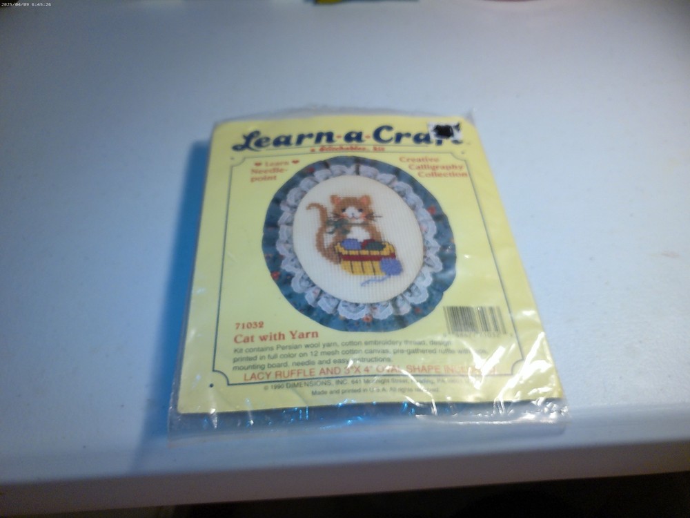 Learn A Craft Stitchables Kit Cat with Yarn 71032