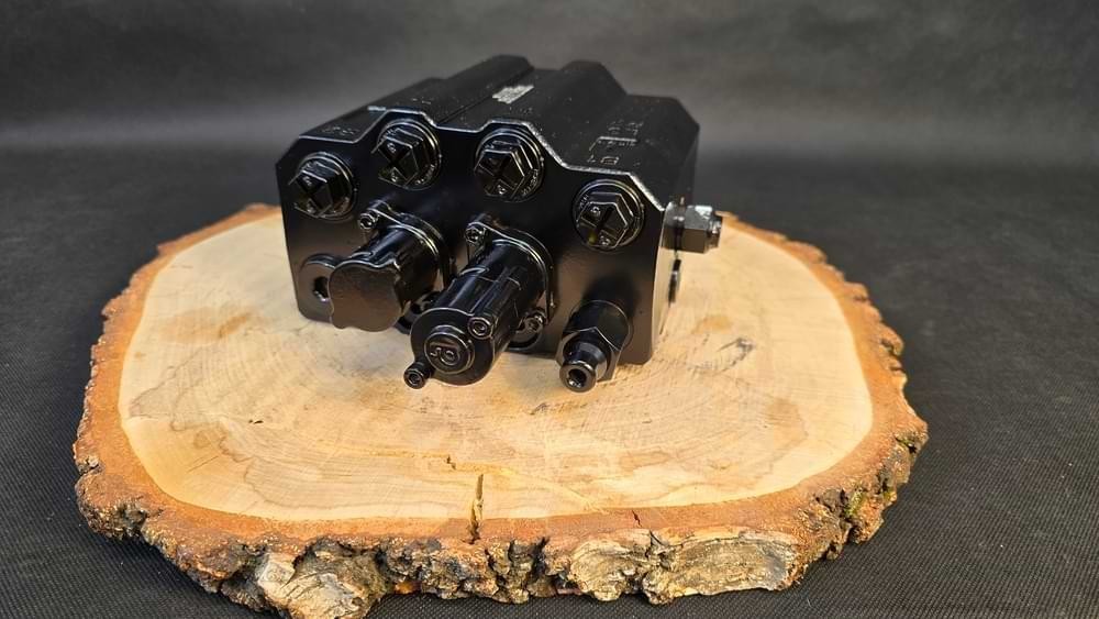 Front Loader Valve 90 L/Min Hydraulic Valve 2 Sections, LS closed center