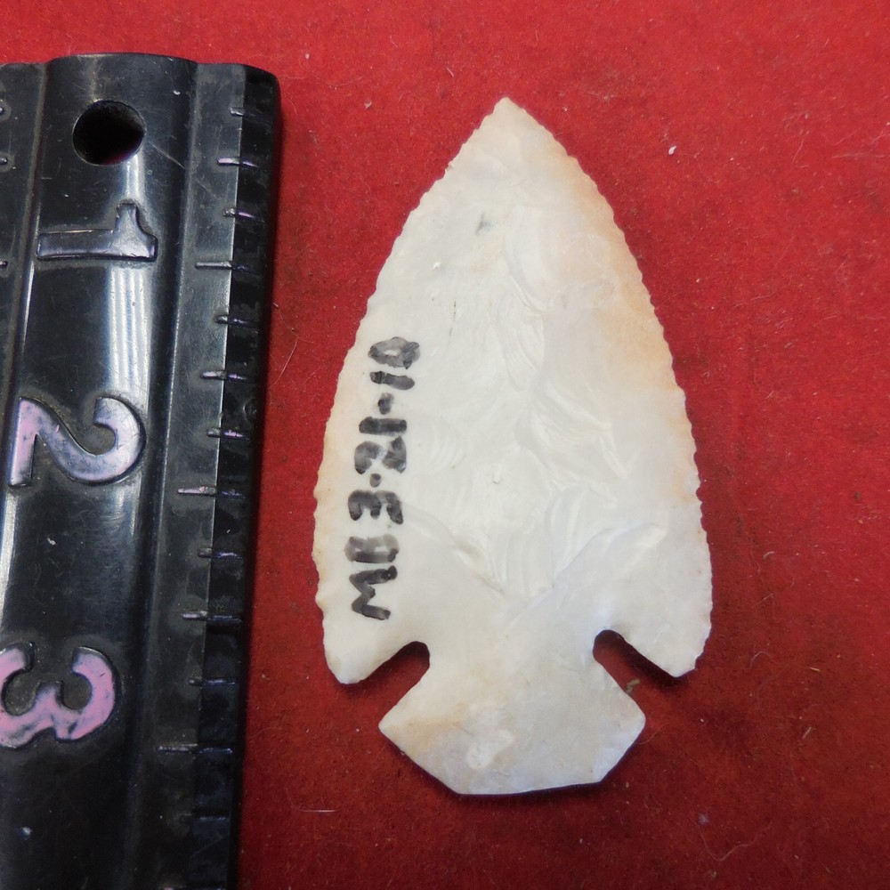 DOVETAIL POINT --CLASSIC FORM AND FLAKING