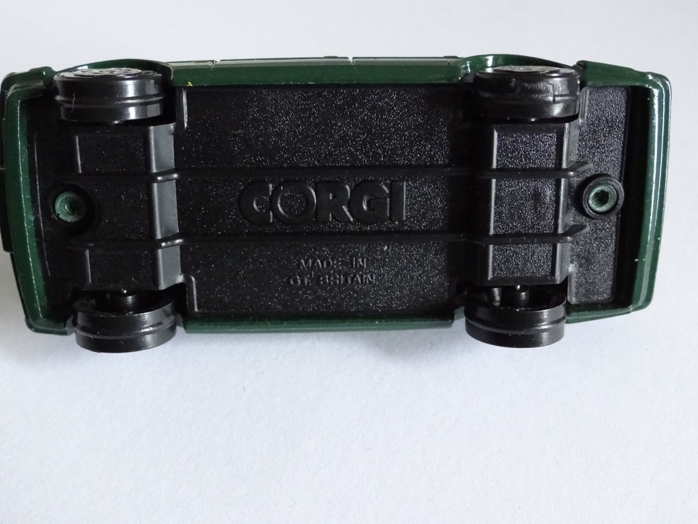 CORGI JAGUAR BFG7 - DARK GREEN