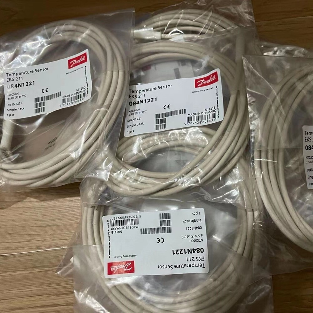 1PC Danfoss EKS221 084N1221 Temperature Sensor