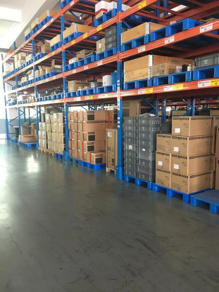 CP1W8ET New Omron CP1W-8ET Module