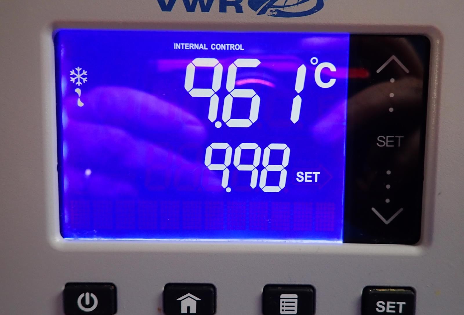 VWR AD07R-20-V11B Heated / Refrigerated Circulator, 7L w/ Lid | 89202-970