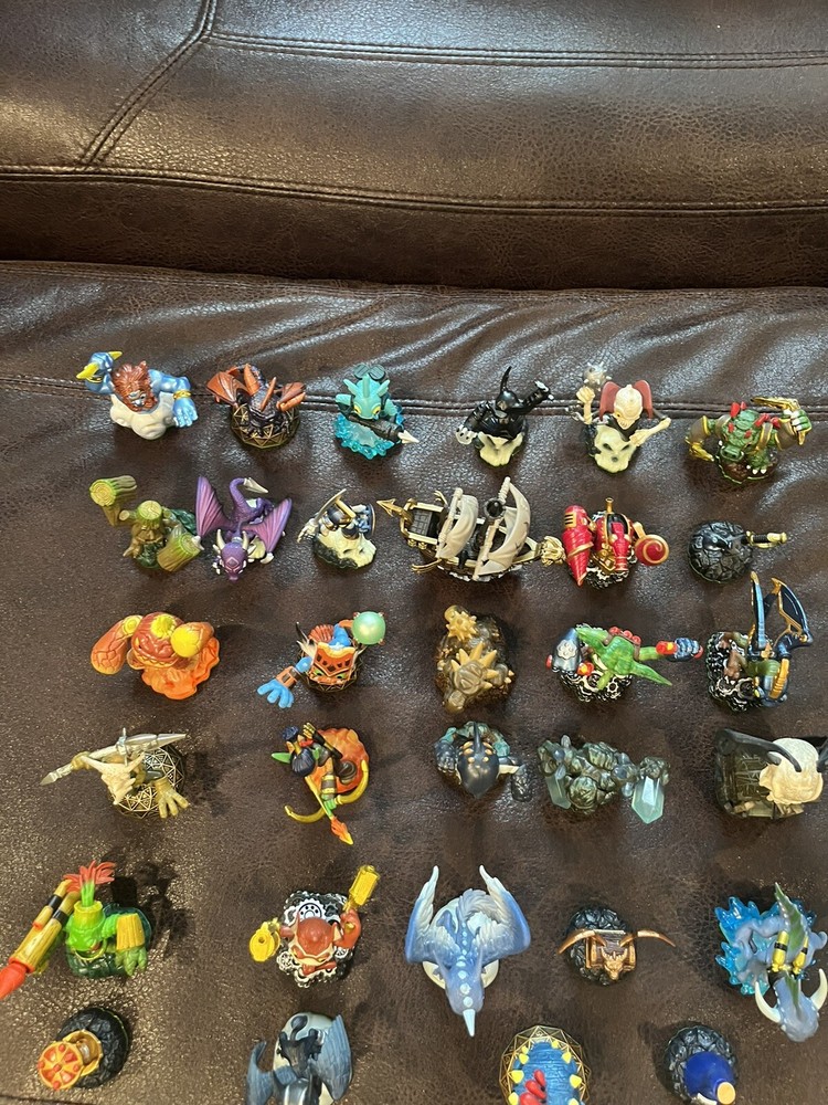 skylanders spyros adventure figures