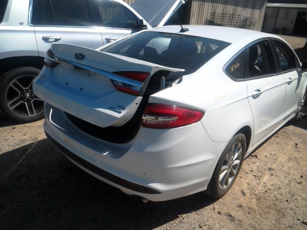 FUSION 2017 High Mounted Stop Light 104920547