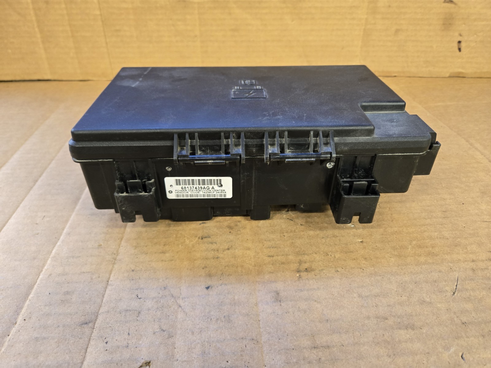 2014 Jeep Grand Cherokee TIPM Integrated Power Module Fuse Box 68137439AG