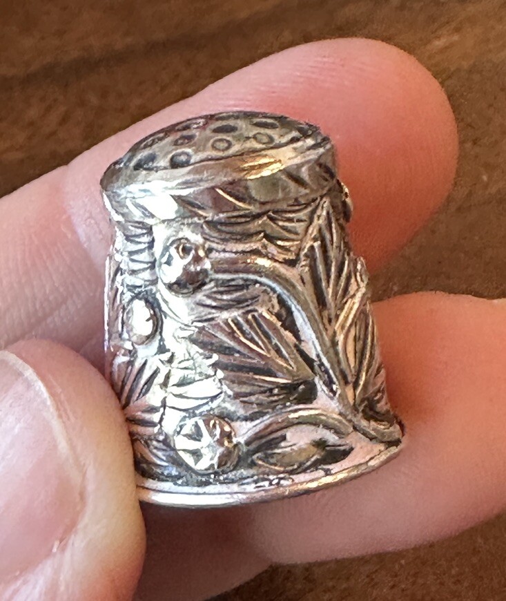 Vintage Sterling Silver Thimble Leaves & Berries