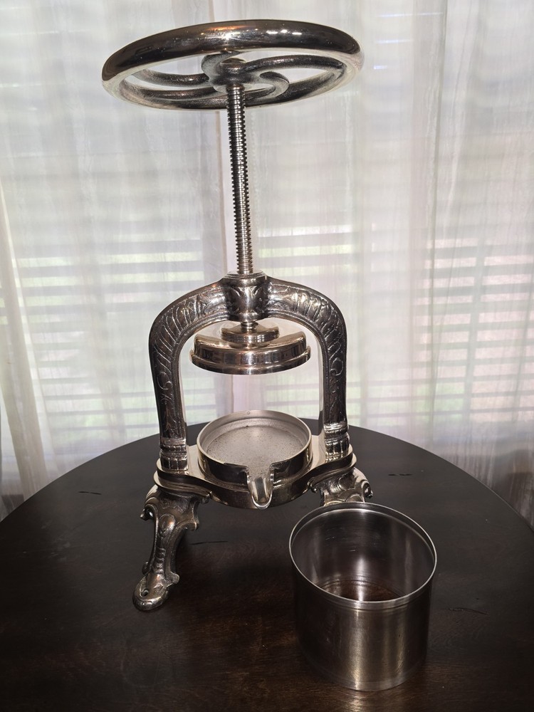 Silver Plated Duck Press Or Canalier